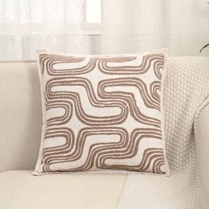 Gối họa tiết đường cong